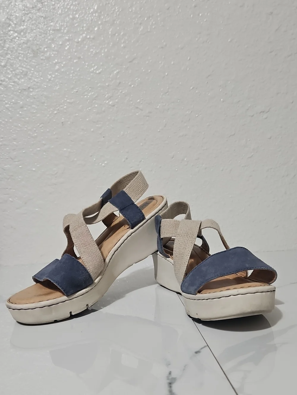 Born Kasady Mixed Media Platform Wedge Sandal - Picture 9 of 9
